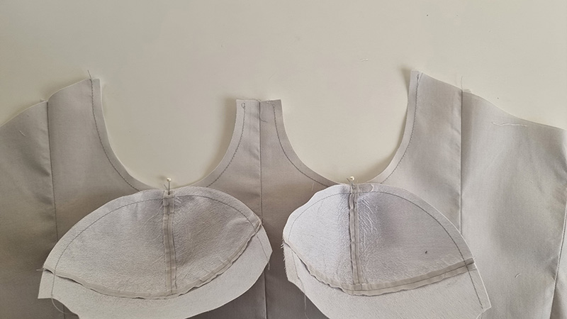 Where to find a free pattern for this type of cupped bustier/corset? :  r/sewing